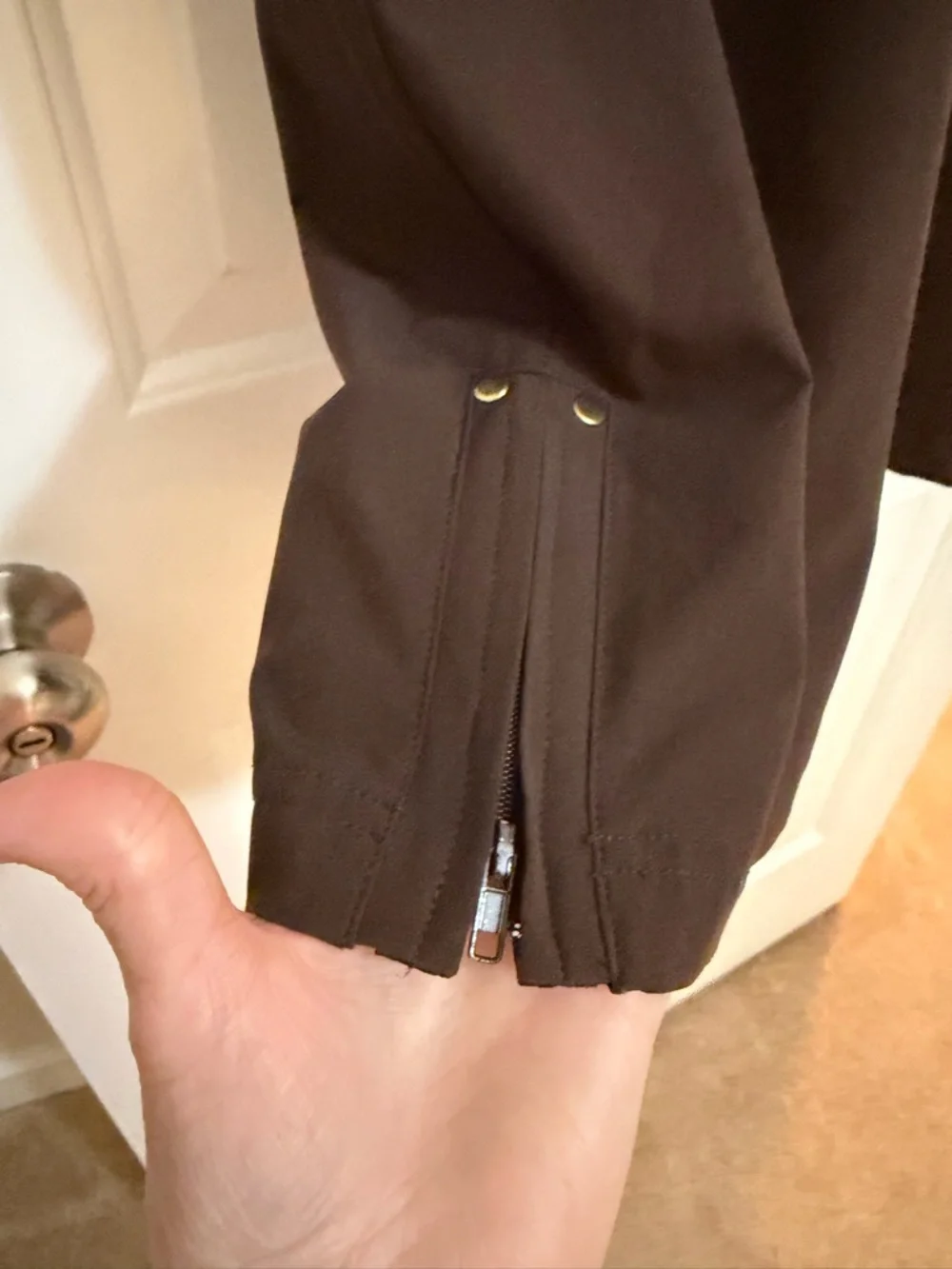 Chico's Zenergy Chocolate Brown Straight Size Zip Active Wear Pants Sz 2R (12R) - Picture 4 of 15